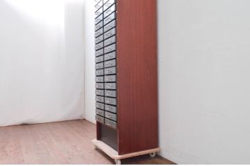 ヨーロッパビンテージ　引き出し50杯付きで収納力も抜群のアイアン製書類ケース(小引き出し、ドロワー、小物収納、レターケース、多段チェスト、ヴィンテージ)(R-078035)