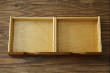 デンマークビンテージ　Vinde Mobelfabrik製　Arne Wahl Iversen(アルネ・ウォール・イヴェルセン)　チーク材のあたたかな色味が魅力的なライティングビューロー(ワークデスク、簿記机、在宅用、在宅ワーク用、収納棚、戸棚、ヴィンテージ、北欧)(R-078042)