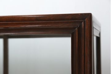 和製ビンテージ　花梨(カリン)材　薄型　コレクションをお洒落にディスプレイできる違い棚のガラスケース(Gケース、ショーケース、キャビネット、飾り棚、陳列棚、店舗什器、ヴィンテージ)(R-078043)