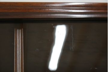 和製ビンテージ　花梨(カリン)材　薄型　コレクションをお洒落にディスプレイできる違い棚のガラスケース(Gケース、ショーケース、キャビネット、飾り棚、陳列棚、店舗什器、ヴィンテージ)(R-078043)