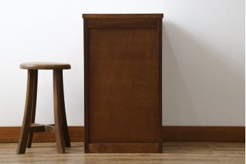 中古　美品　伝統工芸　軽井沢彫り　力強い桜の木の彫刻が目を引く小引き出し(小物収納、サイドチェスト、引き出し)(R-078047)
