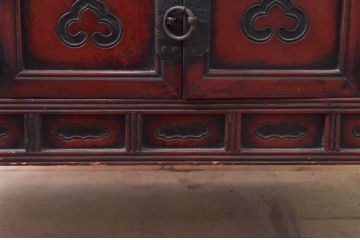 アジアンビンテージ　朱塗りの深い色合いが美しい李朝箪笥サイドボード(サイドキャビネット、リビングボード、李朝タンス、李朝家具、バンダチ、収納棚、戸棚、店舗什器、ヴィンテージ)(R-078048)