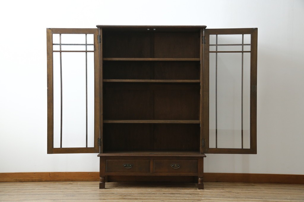 和製アンティーク　ナラ材　昔懐かしい雰囲気漂う脚付きブックケース　(R-078051)