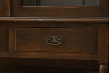 和製アンティーク　ナラ材　昔懐かしい雰囲気漂う脚付きブックケース　(R-078051)