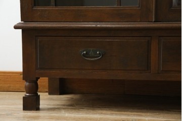 和製アンティーク　ナラ材　昔懐かしい雰囲気漂う脚付きブックケース　(R-078051)