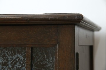 和製アンティーク　ナラ材　昔懐かしい雰囲気漂う脚付きブックケース　(R-078051)