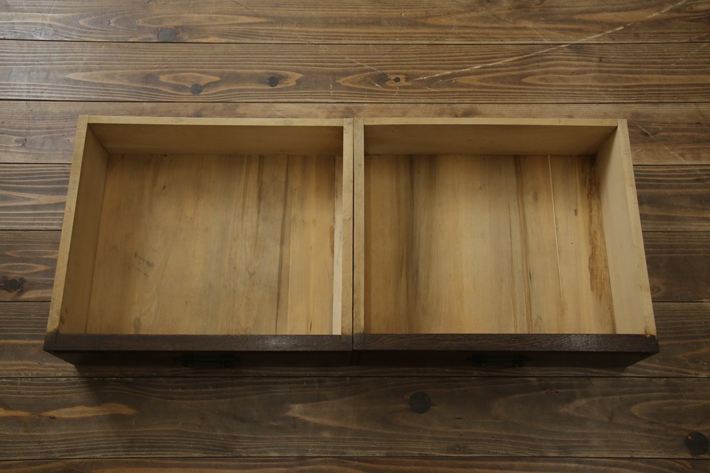 和製アンティーク　ナラ材　昔懐かしい雰囲気漂う脚付きブックケース　(R-078051)