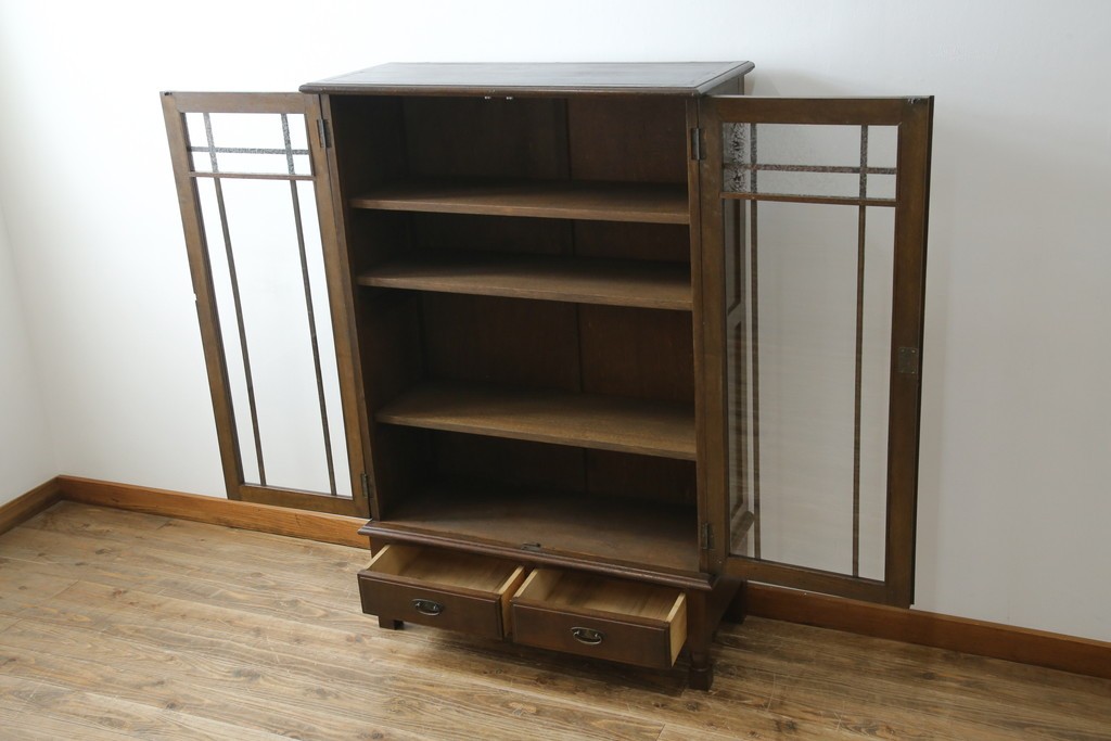 和製アンティーク　ナラ材　昔懐かしい雰囲気漂う脚付きブックケース　(R-078051)