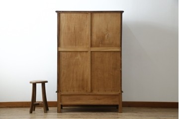 和製アンティーク　ナラ材　昔懐かしい雰囲気漂う脚付きブックケース　(R-078051)