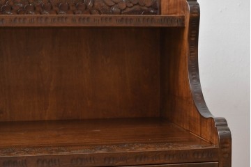 中古　軽井沢彫り　桜の彫りが目を惹く小振りなサイドキャビネット　(R-078055)