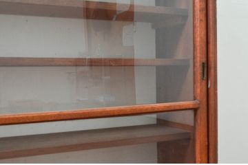 和製ビンテージ　使い込まれた風合いが味わい深いシンプルなサイドボード(収納棚、ガラス戸棚、飾り棚、陳列棚、サイドキャビネット、ヴィンテージ)(R-078060)