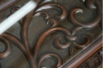 和製ヴィンテージ　最高級　総紫檀(シタン)彫刻　まるで美術品!!　置いてあるだけで存在感を放つ花鳥図と龍の総彫りが見事な座卓　定価約170万円　(R-078065)