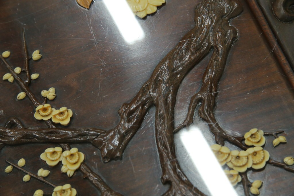 和製ヴィンテージ　最高級　総紫檀(シタン)彫刻　まるで美術品!!　置いてあるだけで存在感を放つ花鳥図と龍の総彫りが見事な座卓　定価約170万円　(R-078065)