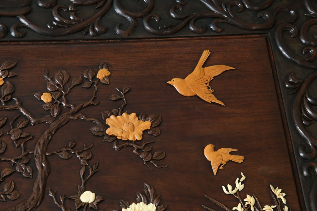 和製ヴィンテージ　最高級　総紫檀(シタン)彫刻　まるで美術品!!　置いてあるだけで存在感を放つ花鳥図と龍の総彫りが見事な座卓　定価約170万円　(R-078065)