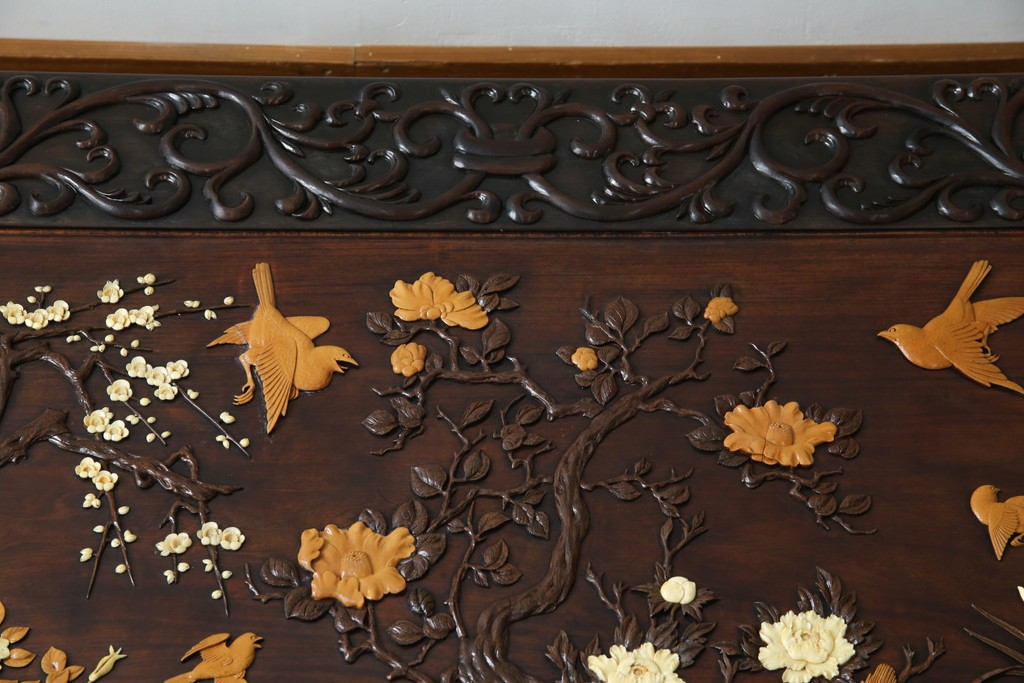 和製ヴィンテージ　最高級　総紫檀(シタン)彫刻　まるで美術品!!　置いてあるだけで存在感を放つ花鳥図と龍の総彫りが見事な座卓　定価約170万円　(R-078065)