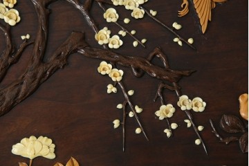 和製ヴィンテージ　最高級　総紫檀(シタン)彫刻　まるで美術品!!　置いてあるだけで存在感を放つ花鳥図と龍の総彫りが見事な座卓　定価約170万円　(R-078065)