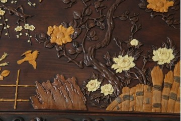 和製ヴィンテージ　最高級　総紫檀(シタン)彫刻　まるで美術品!!　置いてあるだけで存在感を放つ花鳥図と龍の総彫りが見事な座卓　定価約170万円　(R-078065)