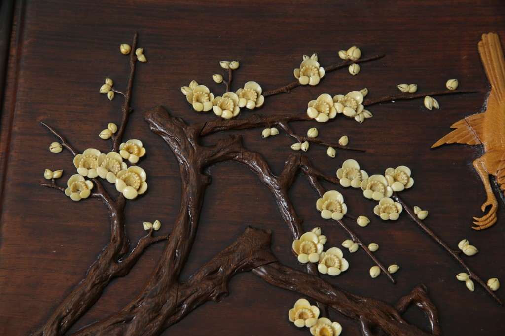 和製ヴィンテージ　最高級　総紫檀(シタン)彫刻　まるで美術品!!　置いてあるだけで存在感を放つ花鳥図と龍の総彫りが見事な座卓　定価約170万円　(R-078065)