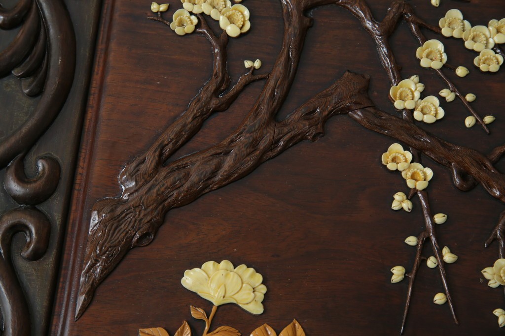 和製ヴィンテージ　最高級　総紫檀(シタン)彫刻　まるで美術品!!　置いてあるだけで存在感を放つ花鳥図と龍の総彫りが見事な座卓　定価約170万円　(R-078065)