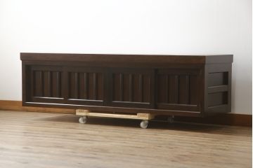 中古　美品　松本民芸家具　和モダンな雰囲気を醸し出す舞良型ローボード(テレビ台、テレビボード、リビングボード、収納棚、戸棚)(R-078078)