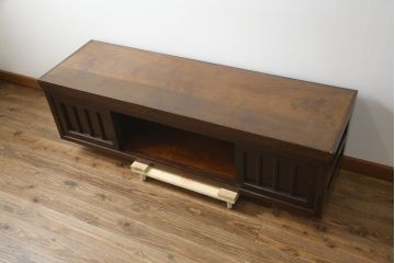 中古　美品　松本民芸家具　和モダンな雰囲気を醸し出す舞良型ローボード(テレビ台、テレビボード、リビングボード、収納棚、戸棚)(R-078078)