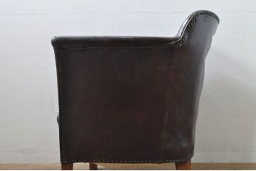フランスアンティーク　本革　ミッドセンチュリーな雰囲気のお部屋作りにぴったりなレザーラウンジチェア(アームチェア、一人掛けソファ、サロンチェア、イージーチェア、椅子、イス)(R-078085)
