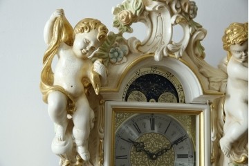 中古　美品!!　イタリア製　ブランド家具　分銅式　豪華な装飾が魅力のロココ調ホールクロック　定価約240万円相当　(R-078088)