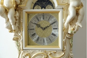 中古　美品!!　イタリア製　ブランド家具　分銅式　豪華な装飾が魅力のロココ調ホールクロック　定価約240万円相当　(R-078088)