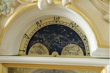 中古　美品!!　イタリア製　ブランド家具　分銅式　豪華な装飾が魅力のロココ調ホールクロック　定価約240万円相当　(R-078088)