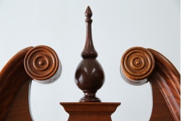 中古　美品　花梨(カリン)材　細やかな装飾が美しいホールクロック　(R-078089)