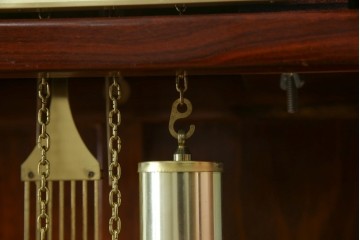 中古　美品　花梨(カリン)材　細やかな装飾が美しいホールクロック　(R-078089)