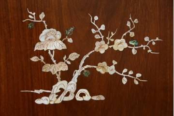 中古　美品　花梨(カリン)材　細やかな装飾が美しいホールクロック　(R-078089)