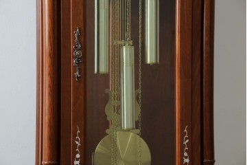 中古　美品　花梨(カリン)材　細やかな装飾が美しいホールクロック　(R-078089)