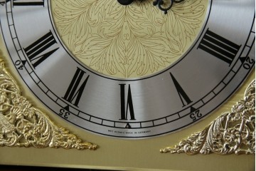 中古　美品　花梨(カリン)材　細やかな装飾が美しいホールクロック　(R-078089)