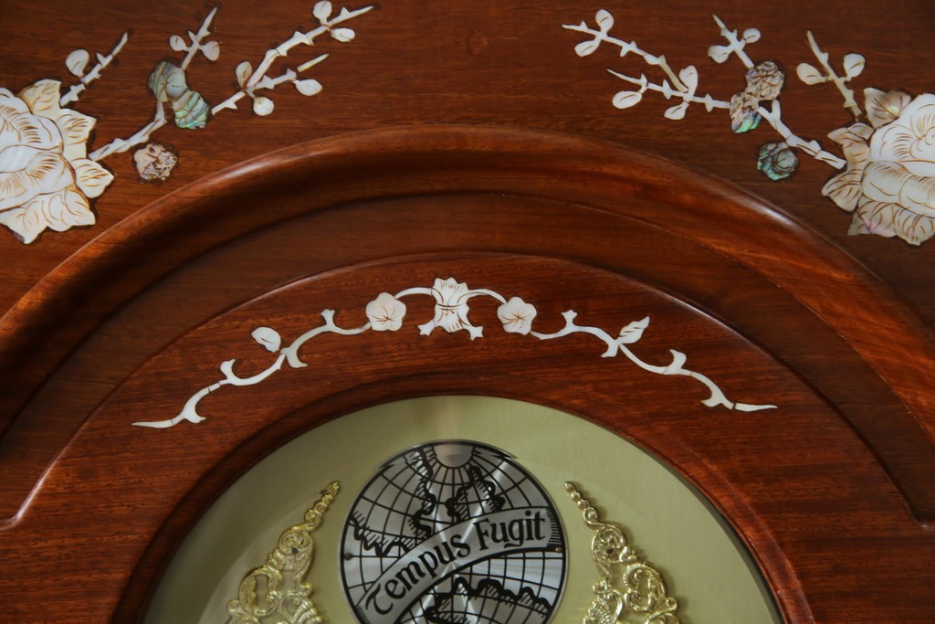 中古　美品　花梨(カリン)材　細やかな装飾が美しいホールクロック　(R-078089)