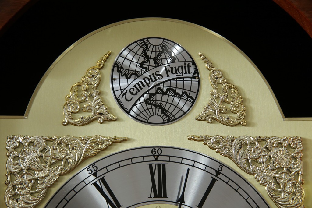 中古　美品　花梨(カリン)材　細やかな装飾が美しいホールクロック　(R-078089)