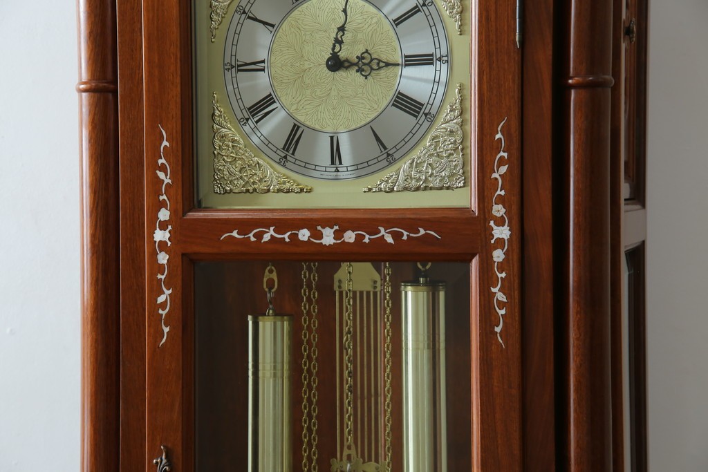 中古　美品　花梨(カリン)材　細やかな装飾が美しいホールクロック　(R-078089)