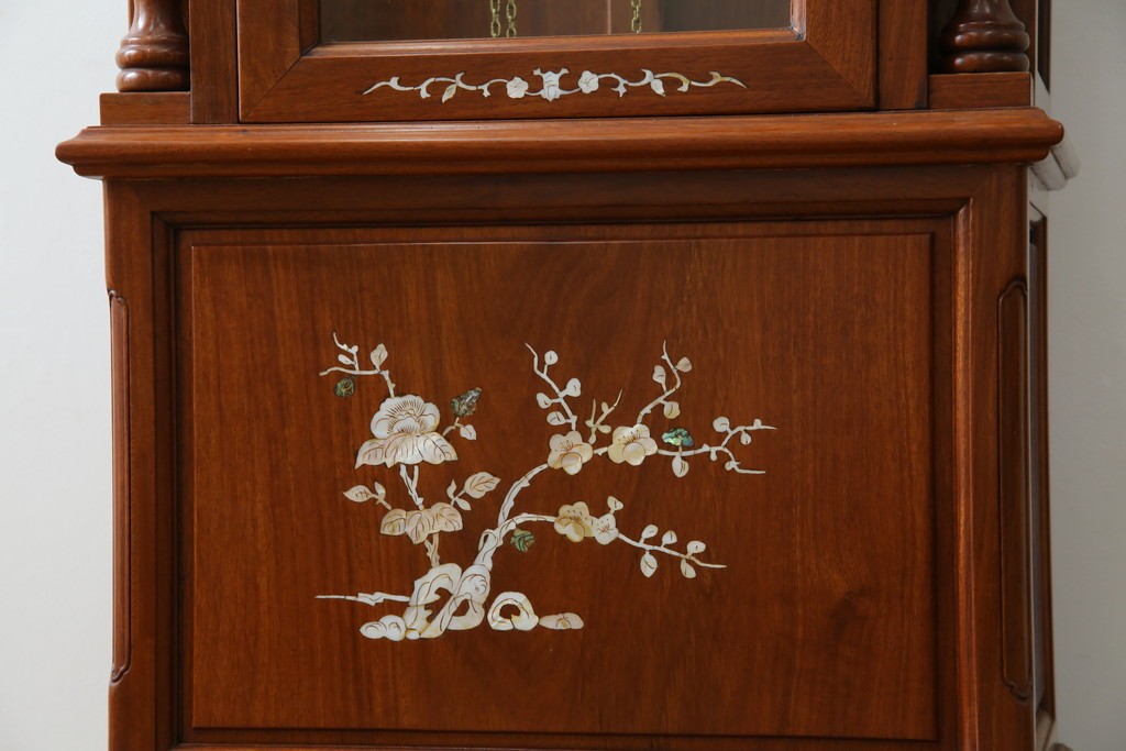 中古　美品　花梨(カリン)材　細やかな装飾が美しいホールクロック　(R-078089)