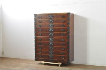 中古　美品　岩谷堂箪笥　欅(ケヤキ)材　引き出し10杯　荘厳な印象を与える整理箪笥(重宝箪笥、和たんす、着物箪笥、呉服箪笥、小袖箪笥、上下バラ売り可能)(定価約65万円)(R-078092)