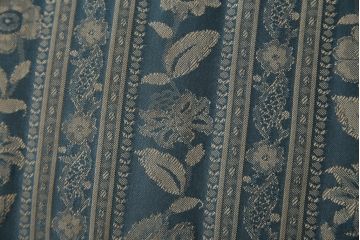 中古　maruni(マルニ木工)　KENT-COURT(ケントコート)　随所に施された上品な意匠が魅力的な二人掛けソファ(2P、2人掛け、ラブソファ、アームソファ)(R-078094)