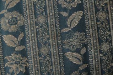 中古　maruni(マルニ木工)　KENT-COURT(ケントコート)　随所に施された上品な意匠が魅力的な二人掛けソファ(2P、2人掛け、ラブソファ、アームソファ)(R-078094)