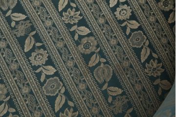 中古　maruni(マルニ木工)　KENT-COURT(ケントコート)　随所に施された上品な意匠が魅力的な二人掛けソファ(2P、2人掛け、ラブソファ、アームソファ)(R-078094)