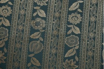 中古　maruni(マルニ木工)　KENT-COURT(ケントコート)　随所に施された上品な意匠が魅力的な二人掛けソファ(2P、2人掛け、ラブソファ、アームソファ)(R-078094)