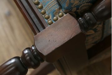中古　maruni(マルニ木工)　KENT-COURT(ケントコート)　随所に施された上品な意匠が魅力的な二人掛けソファ(2P、2人掛け、ラブソファ、アームソファ)(R-078094)