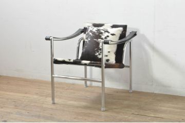 中古　Cassina(カッシーナ)　ル・コルビュジエ(Le Corbusier)　ピエール・ジャンヌレ(Pierre Jeanneret) シャルロット・ペリアン(Charlotte Perriand)　LC1　個性が光る!ワンランク上の空間づくりにおすすめなスリングチェア(バスキュランチェア、アームチェア、椅子、イス)(定価605,000円)(R-078095)