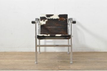 中古　Cassina(カッシーナ)　ル・コルビュジエ(Le Corbusier)　ピエール・ジャンヌレ(Pierre Jeanneret) シャルロット・ペリアン(Charlotte Perriand)　LC1　個性が光る!ワンランク上の空間づくりにおすすめなスリングチェア(バスキュランチェア、アームチェア、椅子、イス)(定価605,000円)(R-078095)