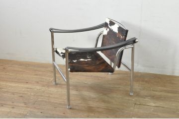 中古　Cassina(カッシーナ)　ル・コルビュジエ(Le Corbusier)　ピエール・ジャンヌレ(Pierre Jeanneret) シャルロット・ペリアン(Charlotte Perriand)　LC1　個性が光る!ワンランク上の空間づくりにおすすめなスリングチェア(バスキュランチェア、アームチェア、椅子、イス)(定価605,000円)(R-078095)