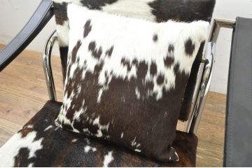 中古　Cassina(カッシーナ)　ル・コルビュジエ(Le Corbusier)　ピエール・ジャンヌレ(Pierre Jeanneret) シャルロット・ペリアン(Charlotte Perriand)　LC1　個性が光る!ワンランク上の空間づくりにおすすめなスリングチェア(バスキュランチェア、アームチェア、椅子、イス)(定価605,000円)(R-078095)