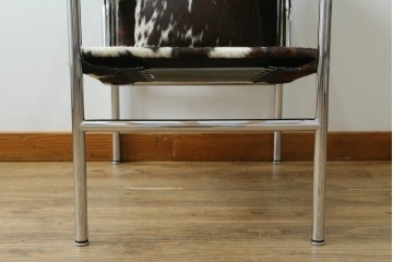 中古　Cassina(カッシーナ)　ル・コルビ(Pierre Jeanneret) ピエール・ジャンヌレ(Pierre Jeanneret) シャルロット・ペリアン(Charlotte Perriand)　LC1　スリングチェア　定価約78万1千円　(R-078095)