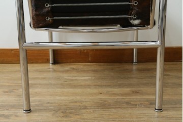 中古　Cassina(カッシーナ)　ル・コルビ(Pierre Jeanneret) ピエール・ジャンヌレ(Pierre Jeanneret) シャルロット・ペリアン(Charlotte Perriand)　LC1　スリングチェア　定価約78万1千円　(R-078095)